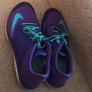 Women’s Nike’s size 8